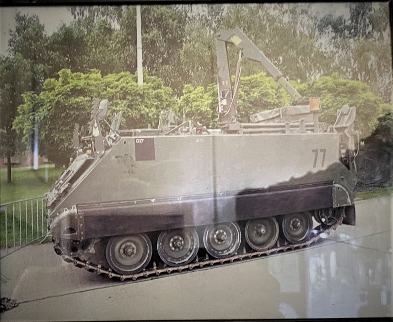 Carrier, Armoured Personnel, (APC), M113 - M113 fully-Tracked ,Armoured personnel Carrier Recovety Vehicle   (2)